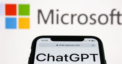 ChatGPT sa objaví vo Worde, Powerpointe a úplne zmení hru pred Google
